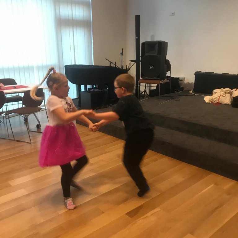 77088847_2595285930539777_5501601803344543744_n