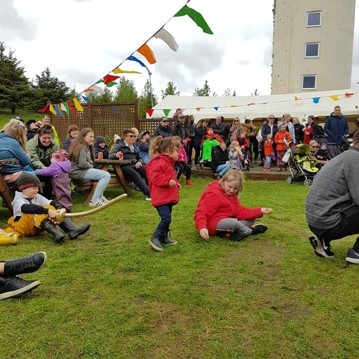 35281639_1737266119675100_2545342630590414848_n