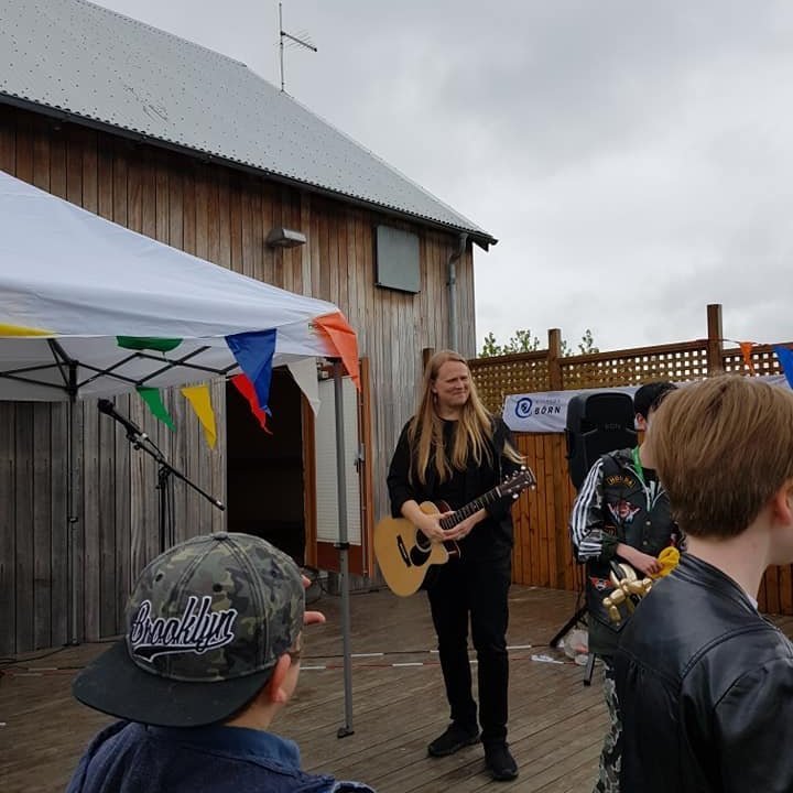 35283716_1737264716341907_2643930710062137344_n