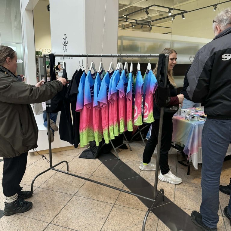 4acd8388-7cfe-44f3-a8c6-052c7ca5a53e