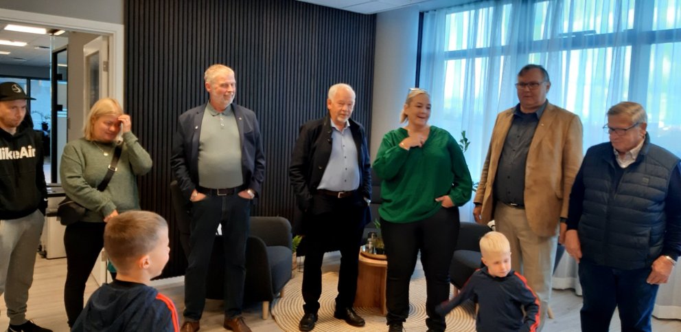 Fulltrúar Elliða, talið frá þriðja manni frá vinstri, eru Þorgeir Kjartansson, Sæmundur H. Sæmundsso…