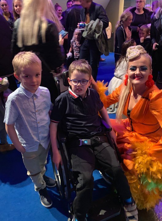 Einstök börn gerðu sér glaðan dag í Borgarleikhúsinu