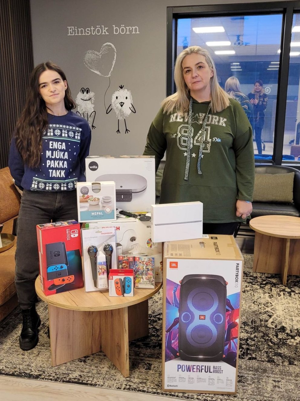 Ella Georges hjá Elko og Guðrún Helga Harðardóttir, framkvæmdastjóri Einstakra barna