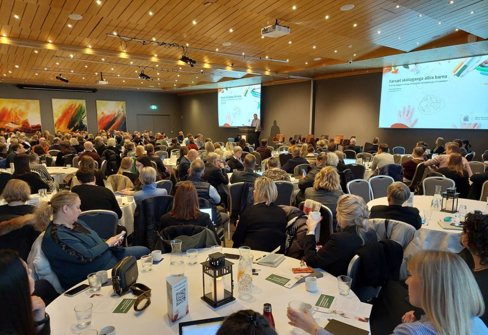 Mynd af vef mennta- og barnamálaráðuneytisins af ráðstefnunni