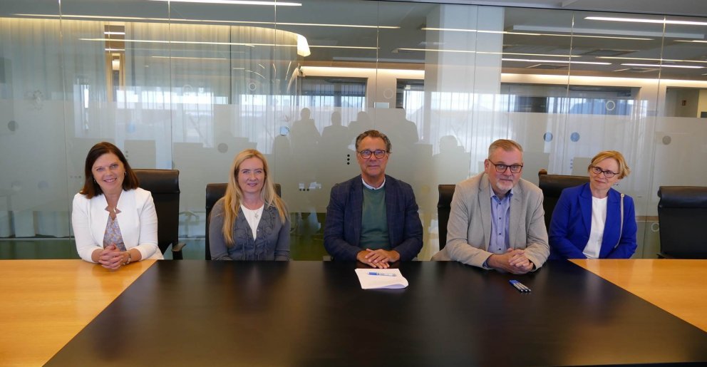 Mynd ráðuneytisins/ Frá undirritun samnings um tannréttingar