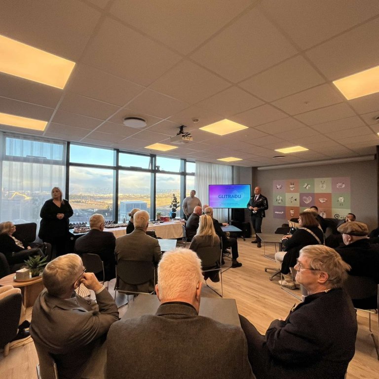 Kiwanisklúbbarnir kíktu í heimsókn til Einstakra Barna