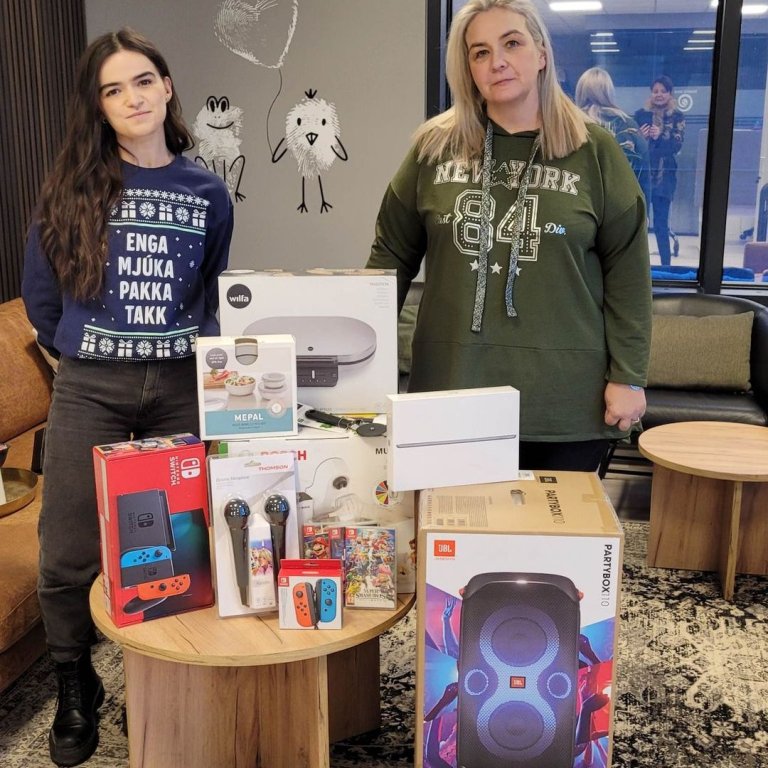 Ella Georges hjá Elko og Guðrún Helga Harðardóttir, framkvæmdastjóri Einstakra barna