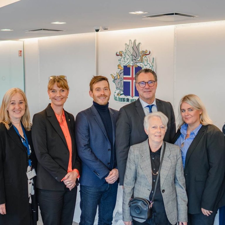 Mynd ráðuneytisins/ Willum Þór Þórsson heilbrigðisráðherra ásamt fulltrúum verkefnisins