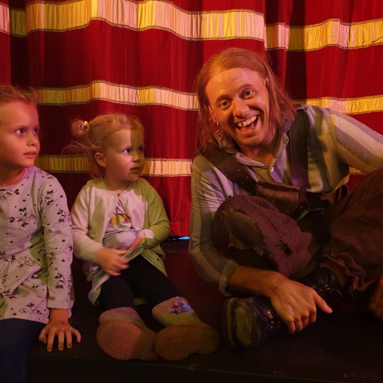 Þökkum Þjóðleikhúsinu kærlega fyrir okkur!