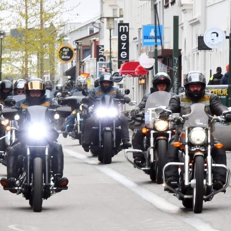 Sober Riders MC á siglingu niður Laugaveginn