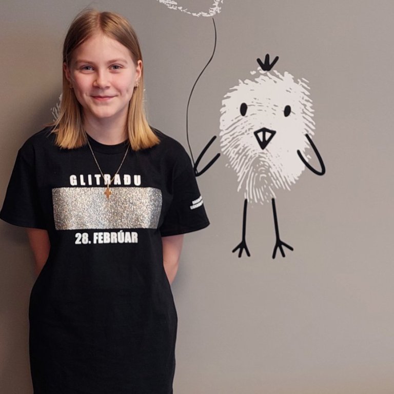 Tíbrá Ynja hélt tombólu til styrktar Einstökum börnum.